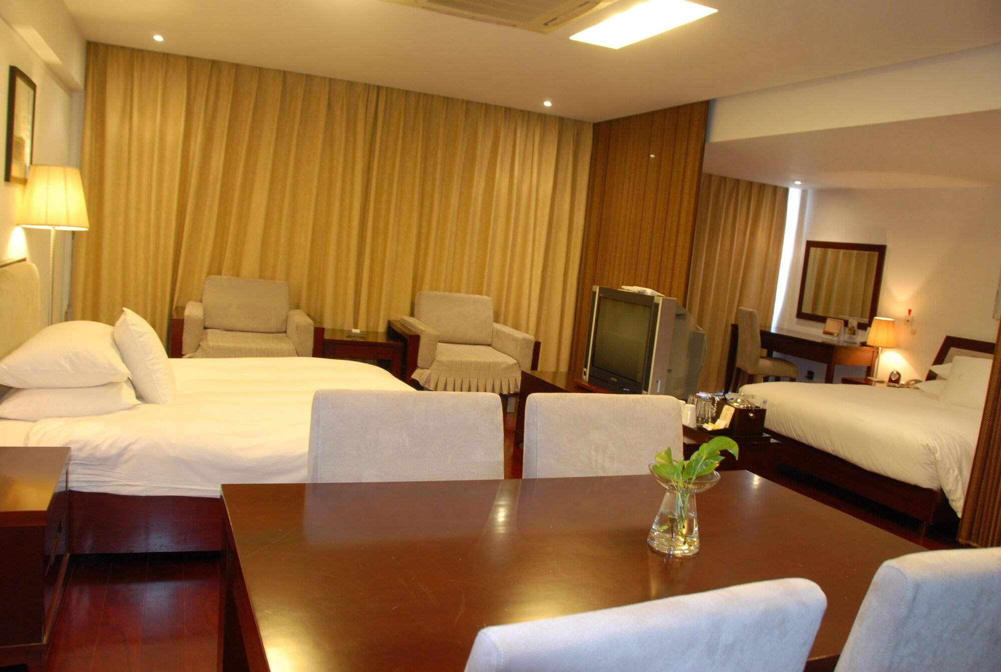 Gloria Plaza Hotel Kangqiao Шанхай Экстерьер фото