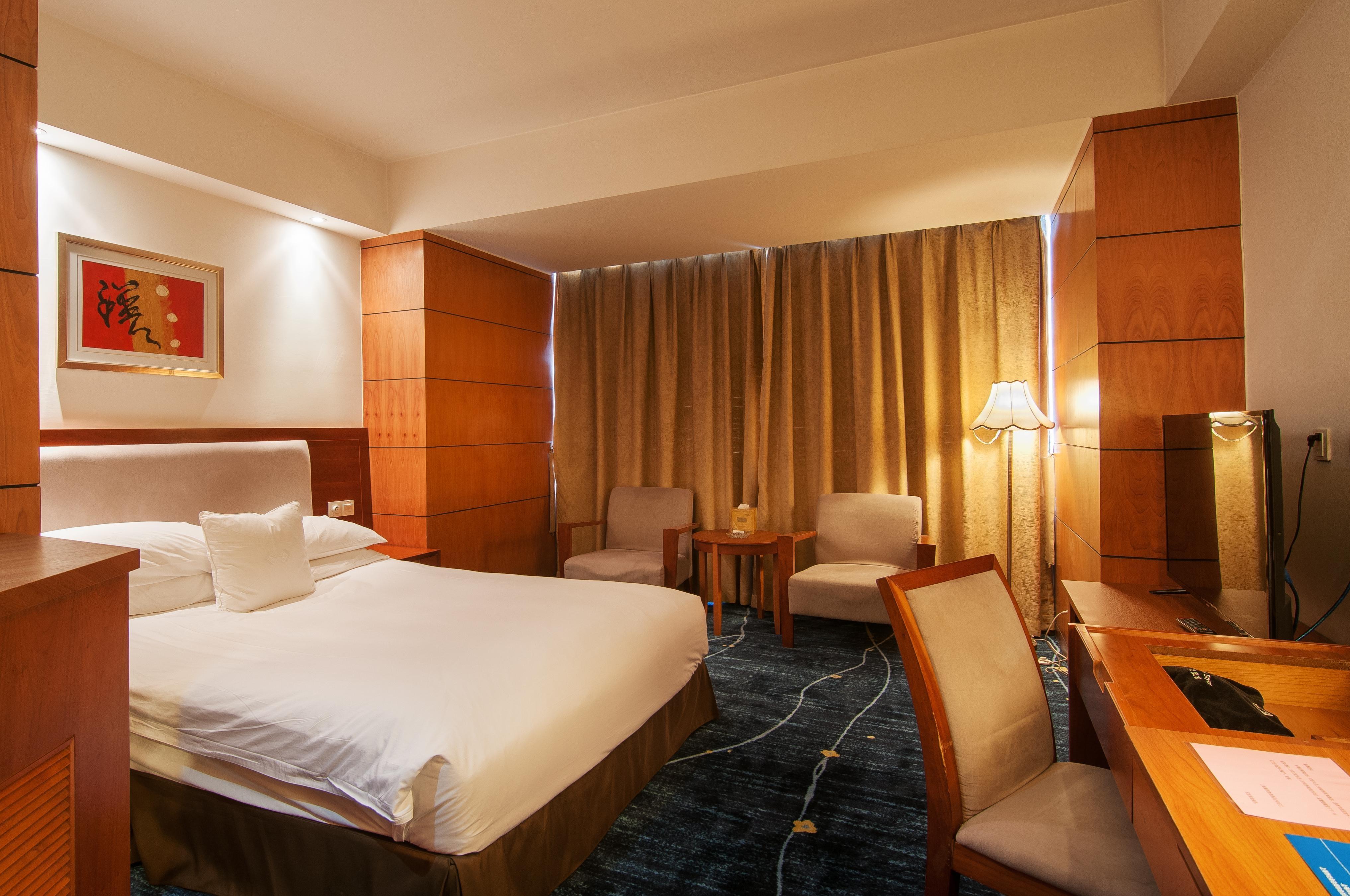 Gloria Plaza Hotel Kangqiao Шанхай Экстерьер фото