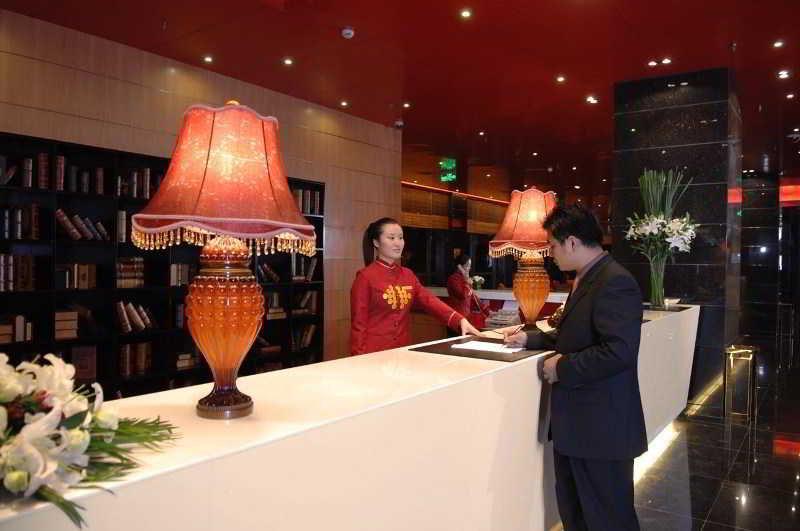Gloria Plaza Hotel Kangqiao Шанхай Экстерьер фото