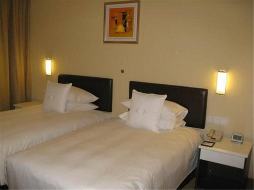 Gloria Plaza Hotel Kangqiao Шанхай Экстерьер фото