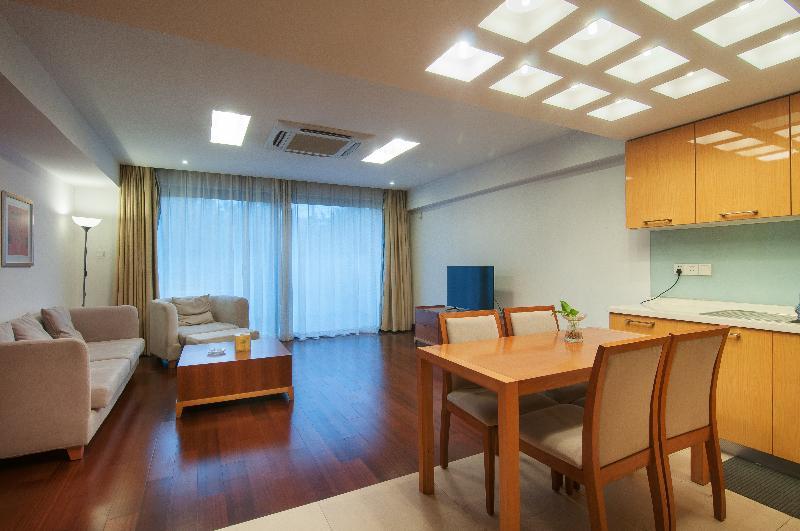 Gloria Plaza Hotel Kangqiao Шанхай Экстерьер фото