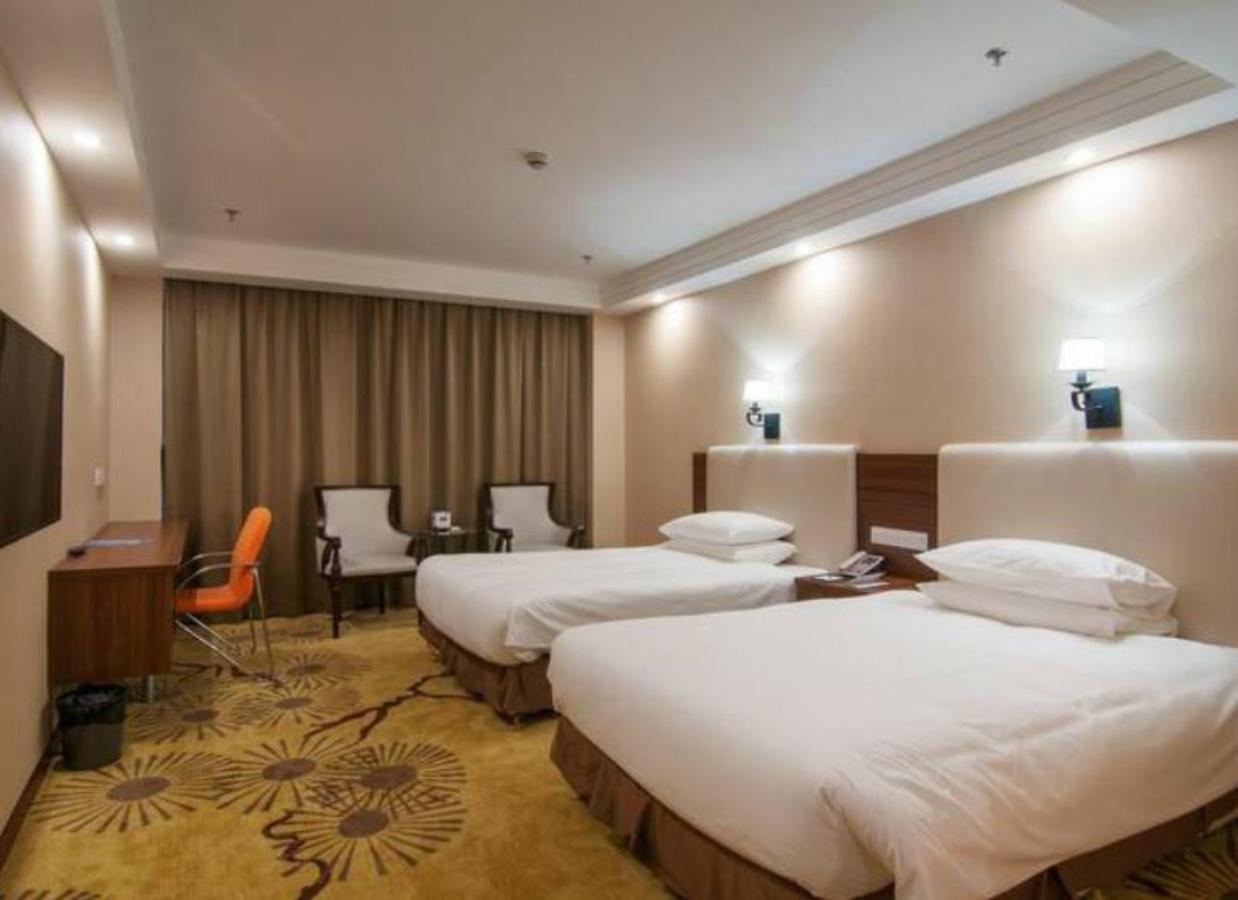 Gloria Plaza Hotel Kangqiao Шанхай Экстерьер фото