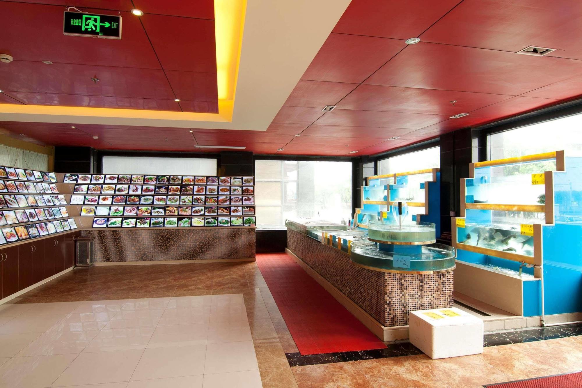 Gloria Plaza Hotel Kangqiao Шанхай Экстерьер фото
