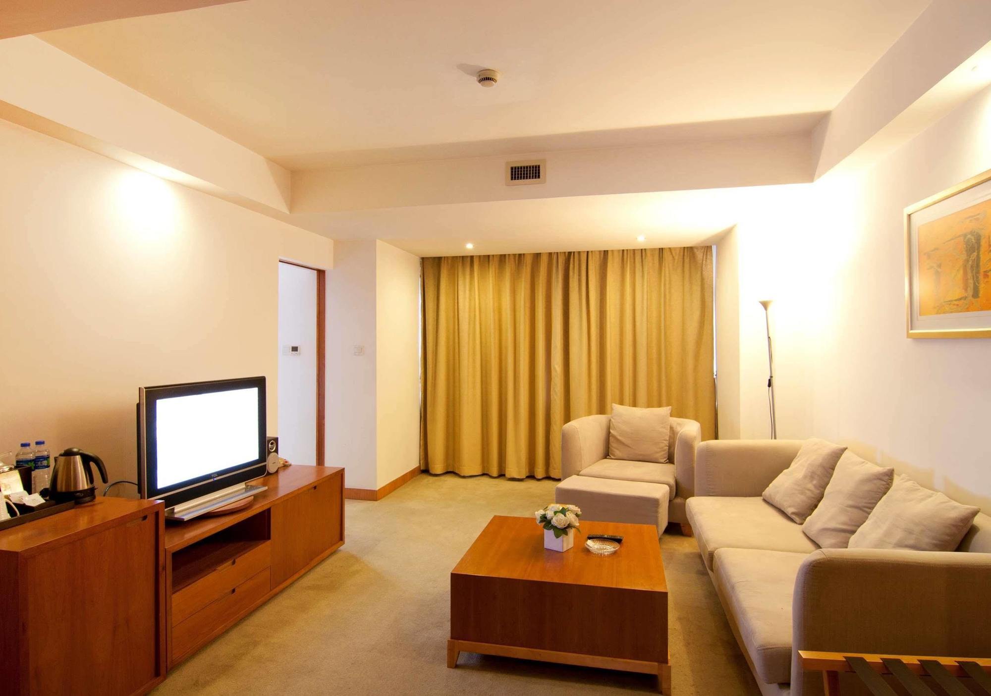 Gloria Plaza Hotel Kangqiao Шанхай Экстерьер фото
