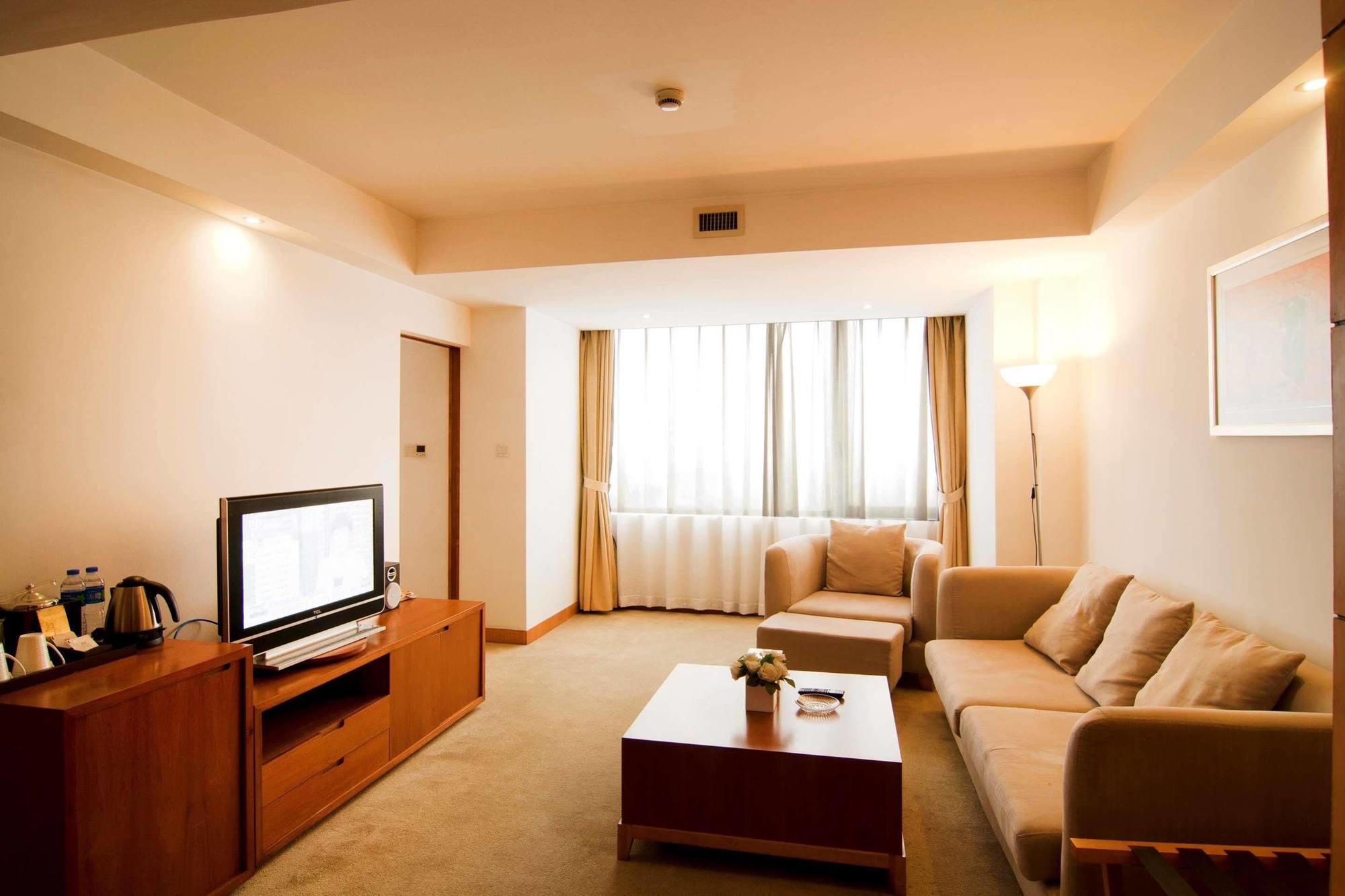 Gloria Plaza Hotel Kangqiao Шанхай Экстерьер фото