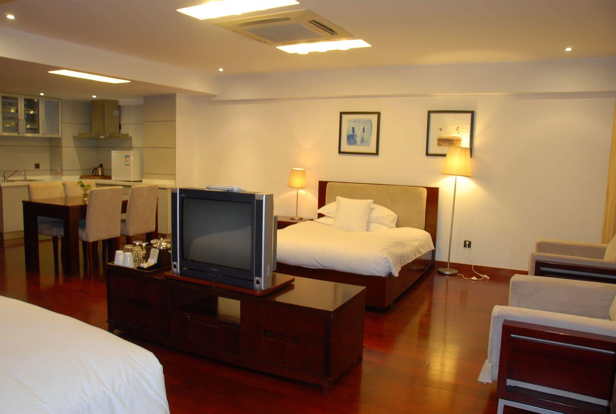 Gloria Plaza Hotel Kangqiao Шанхай Экстерьер фото